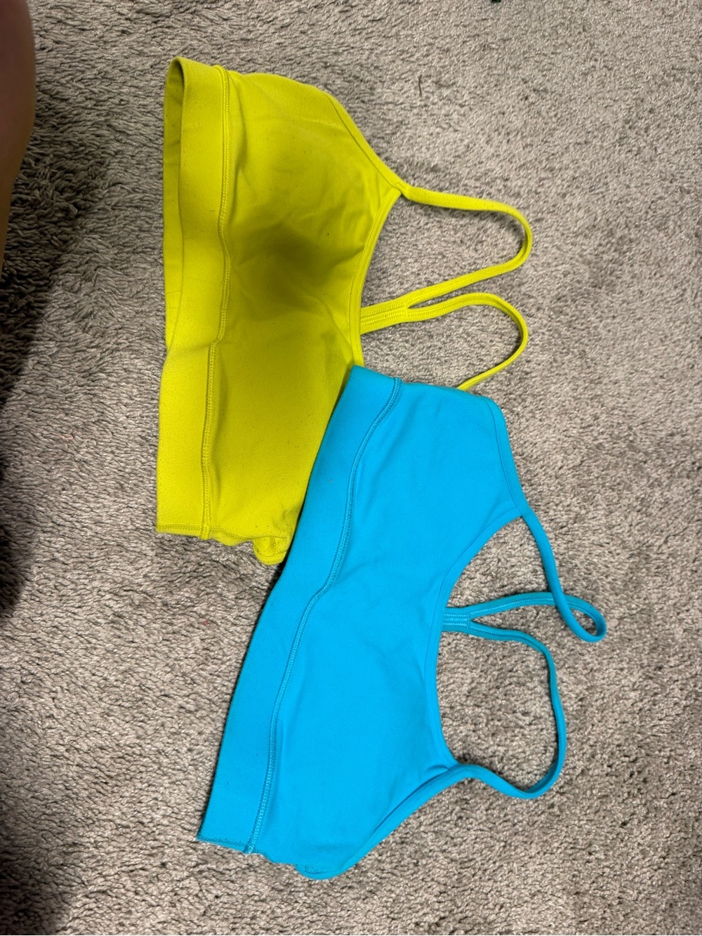 (Set of 2!) Lululemon flow Y Sports Bras in Yellow and Blue size 8